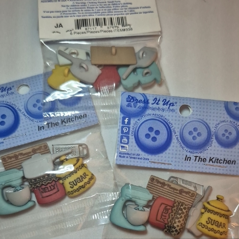 Dress It Up In The Kitchen Button Set
